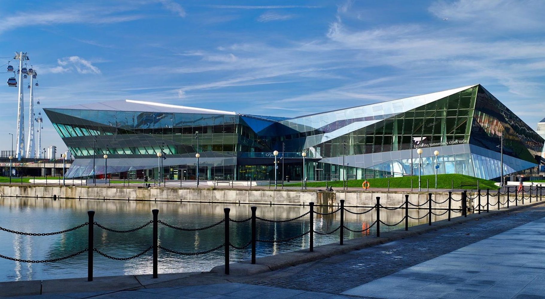 ساختمان The Crystal در لندن ساختمان The Crystal در لندن